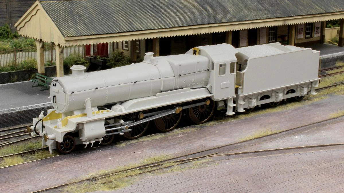 954508 GWR County No.1021 'County of Montgomery' BR Lined Green Late Crest Steam Locomotive - DCC Sound - Image 4