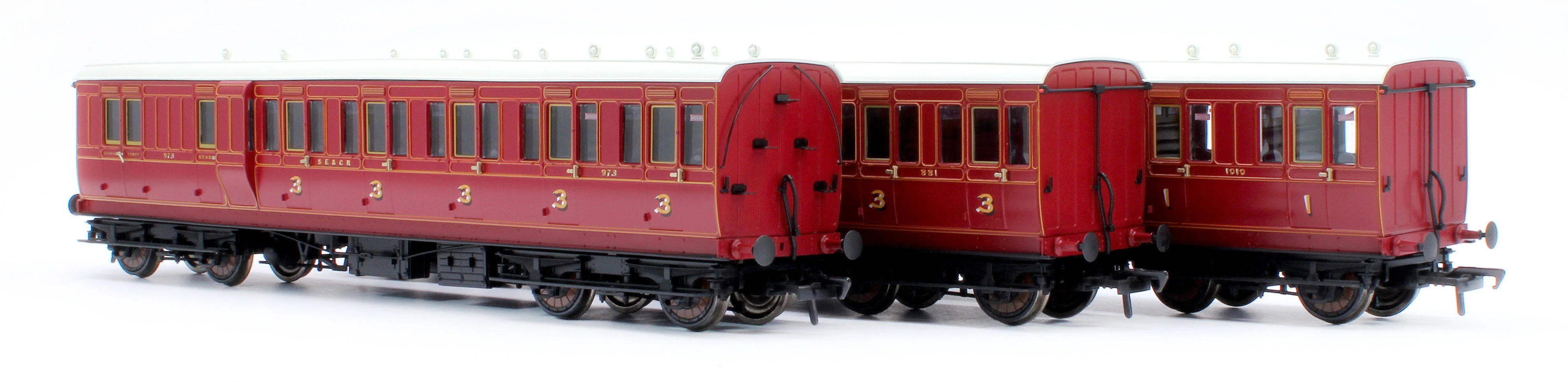 978001 48' SECR ‘Evolution’ Bogie Coach Non-Corridor Carriage No.973, No.881 & No.1010 3-Pack - Image 11