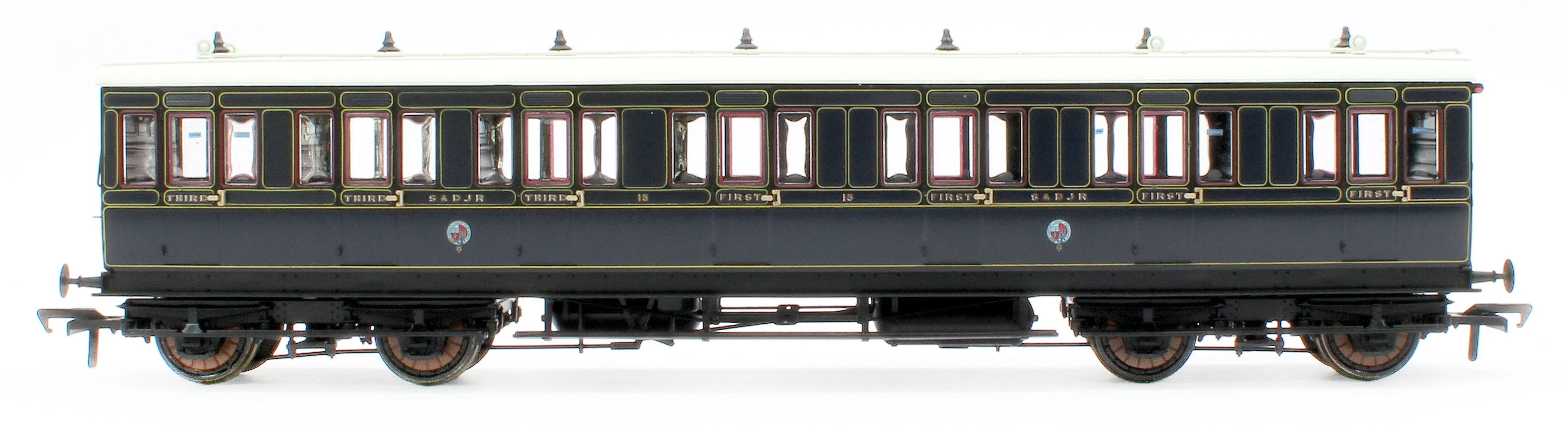 978025 48' SDJR ‘Evolution’ Bogie Coach Non-Corridor Carriage No.85, No.71 & No.15 3-Pack - Image 4