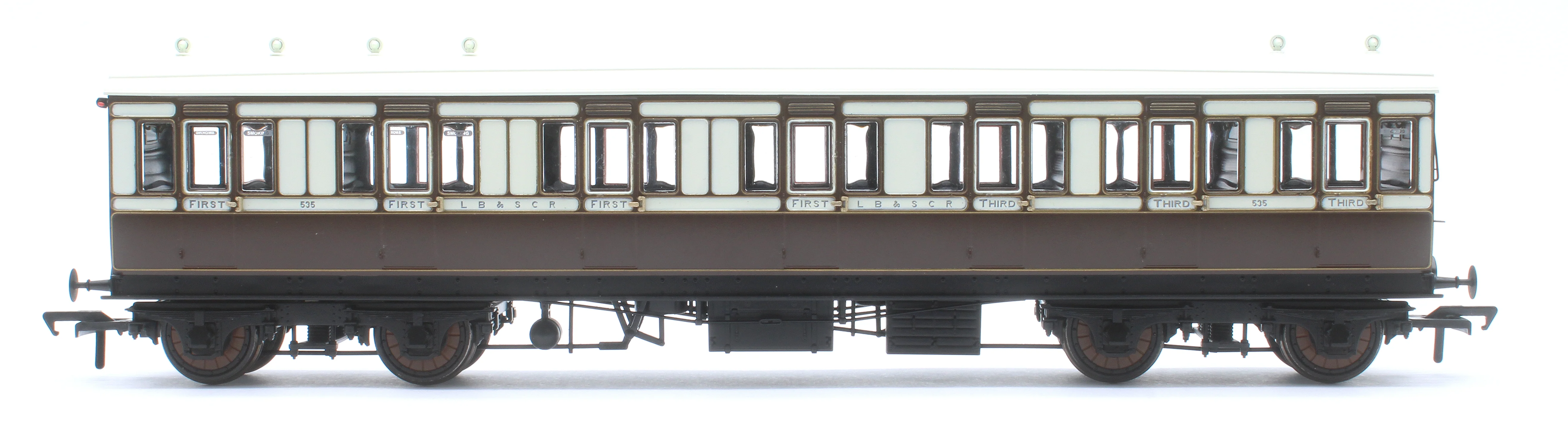 978032 48' LBSCR ‘Evolution’ Bogie Coach Non-Corridor Composite No.535 - Image 3