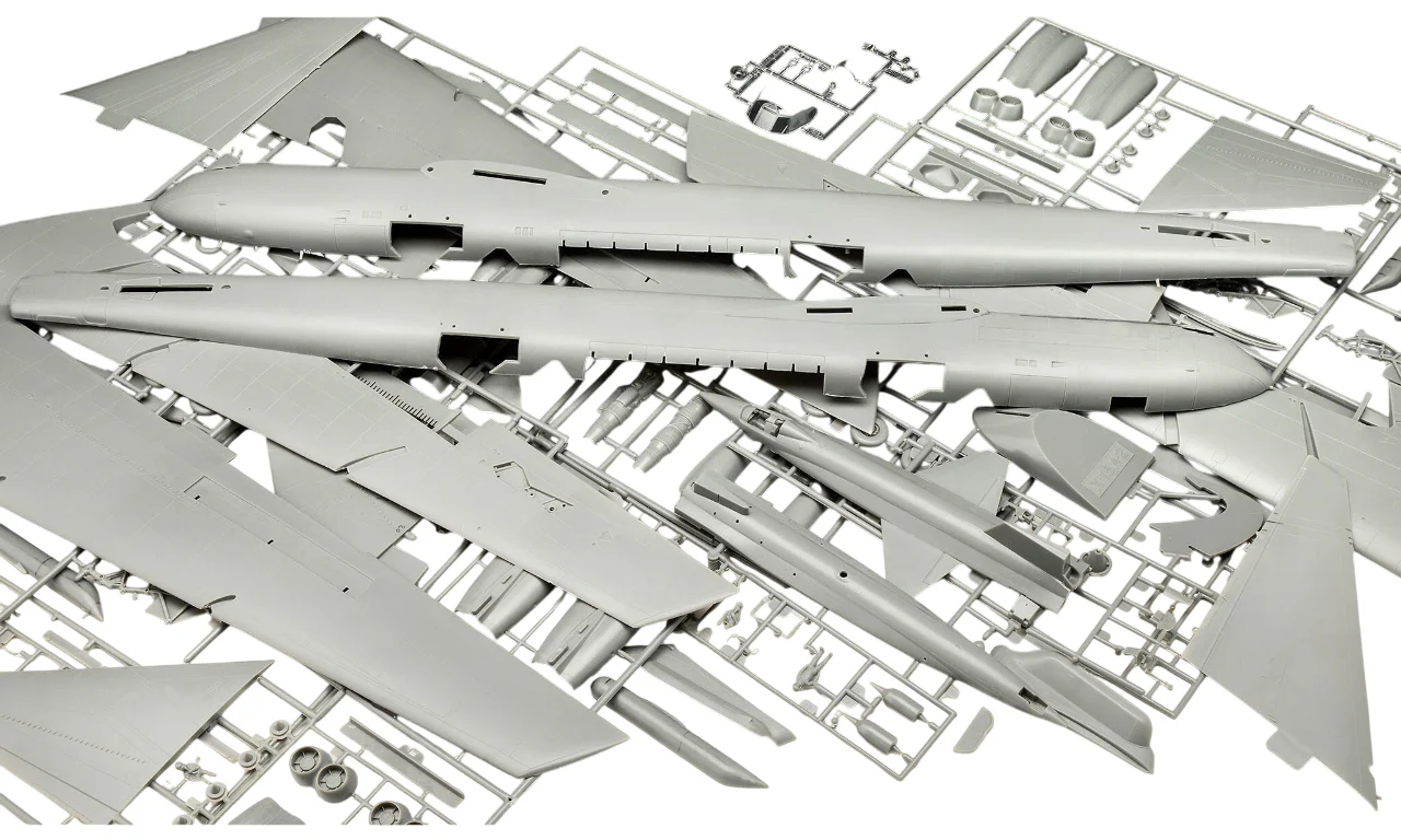 03793 B-52D Stratofortress "Platinum Edition" Model Kit - Image 8