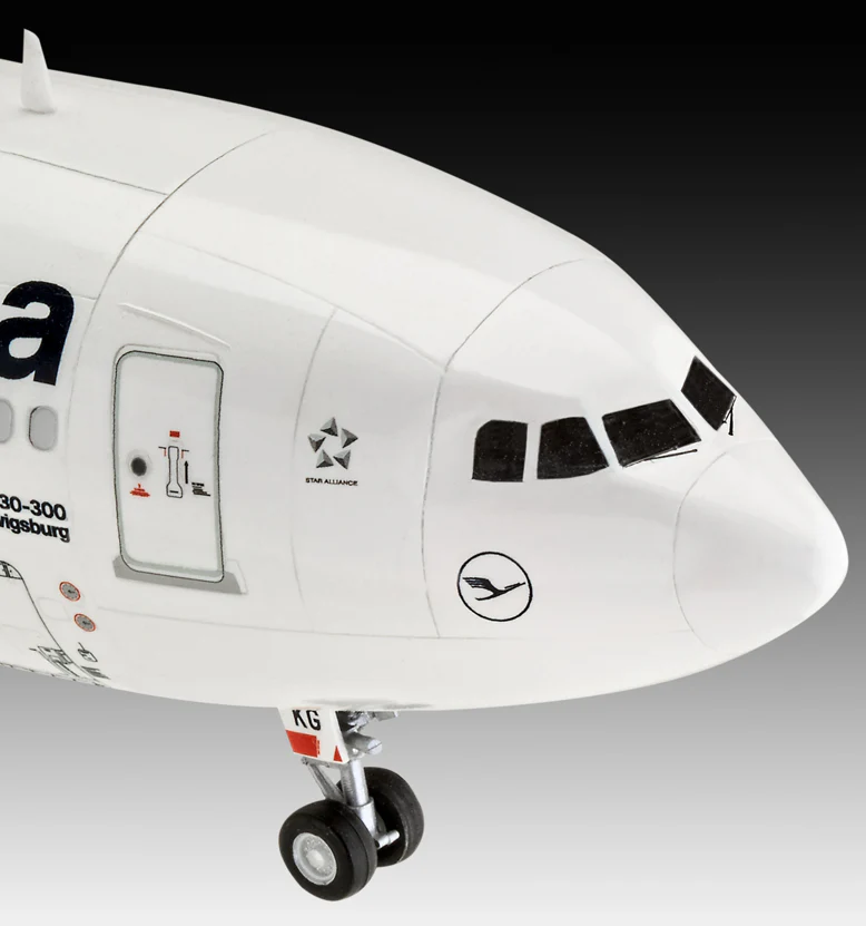 03816 Airbus A330-300 Lufthansa New Livery (1:144 Scale) Model Kit - Image 4