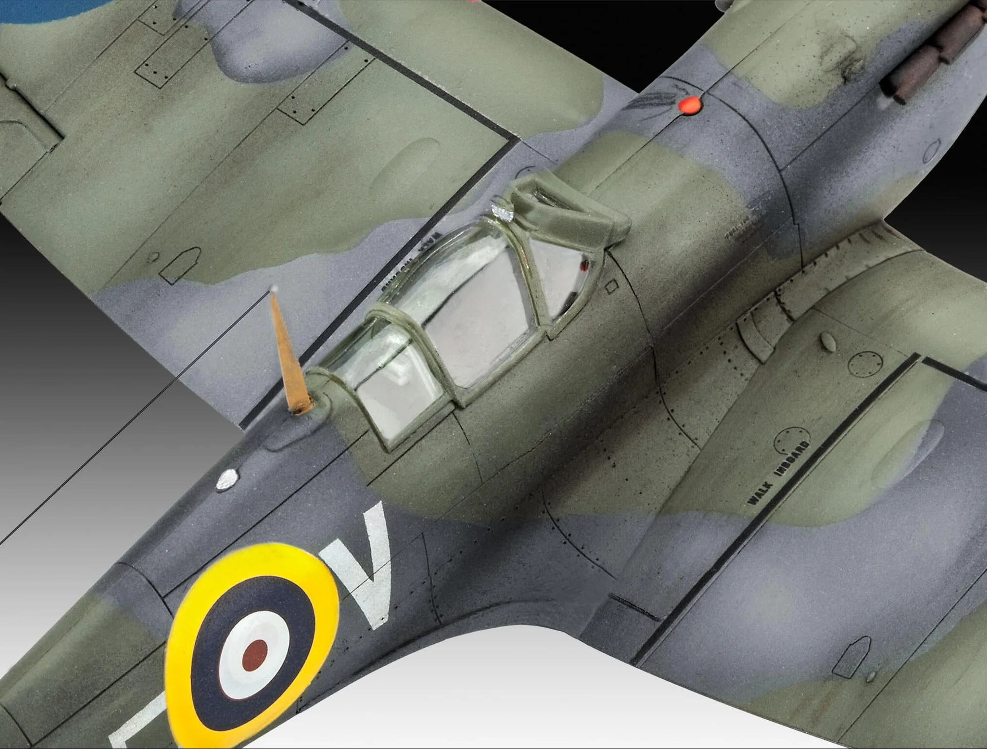 Spitfire Mk.IIa Model Kit - Image 4