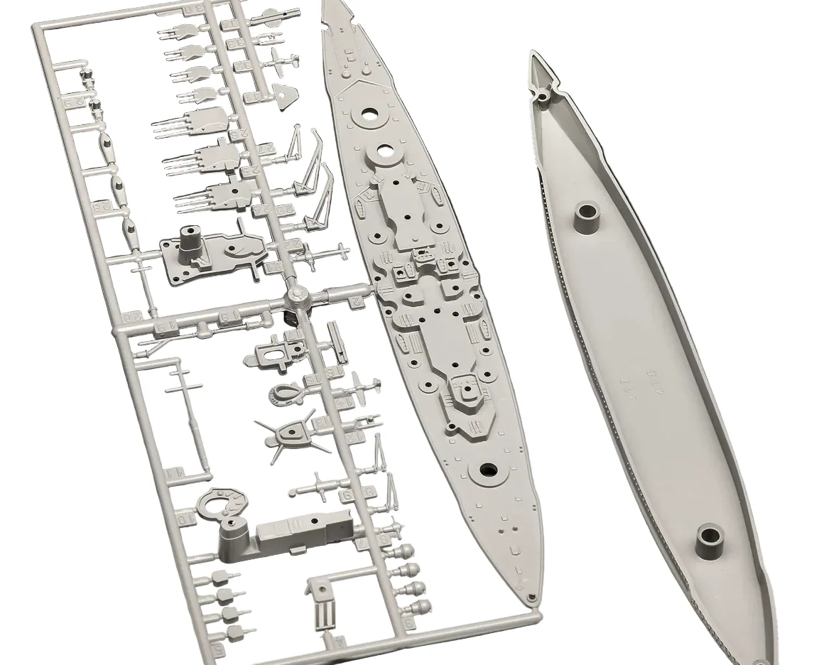 Battleship Gneisenau Model Kit - Image 6