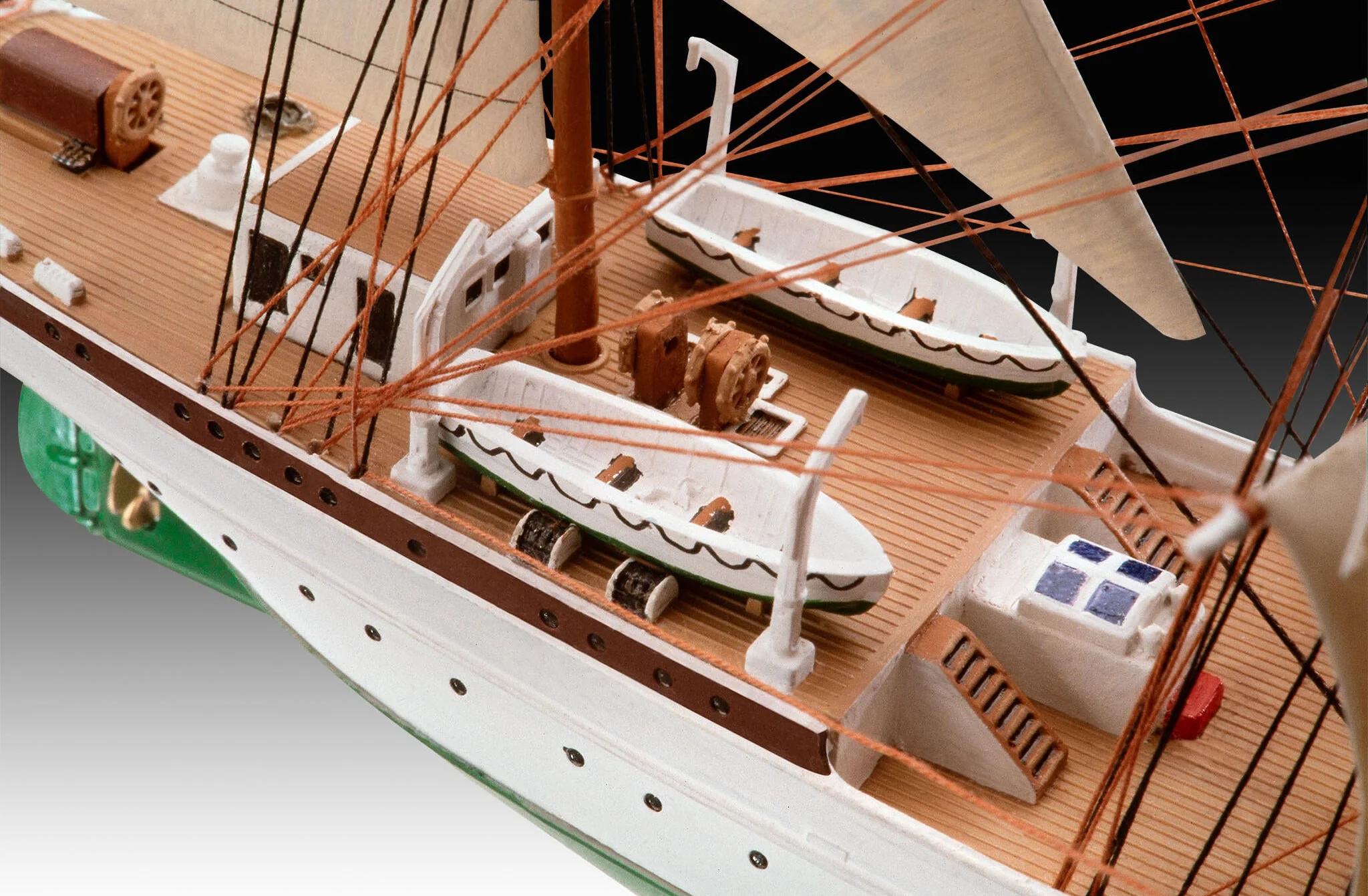 Gorch Fock Model Kit - Image 3