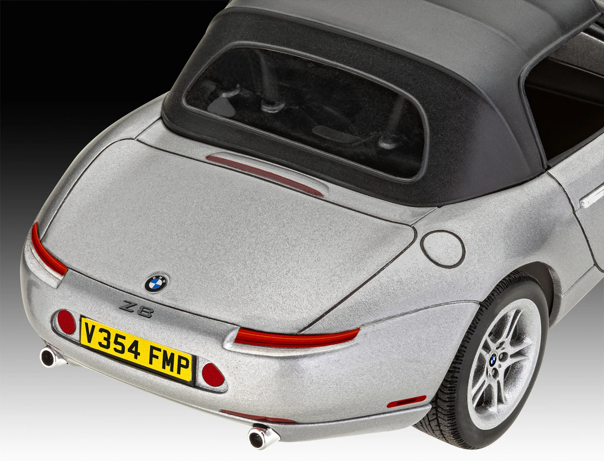 05662 James Bond BMW Z8 Gift Set (1:24 Scale) Kit - Image 4