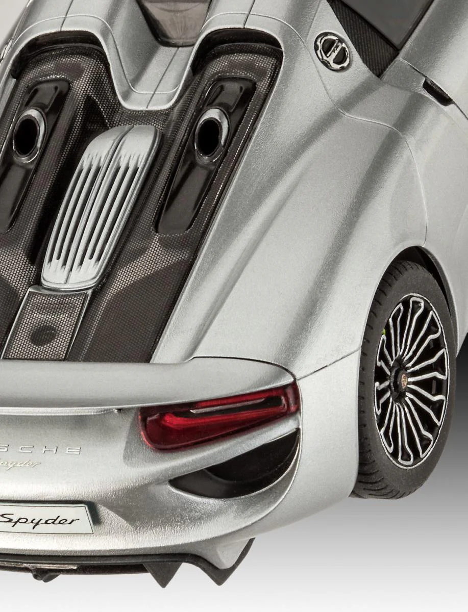 05681 Porsche 918 Spyder/Panamera Gift Set (1:24 Scale) Model Kit - Image 7