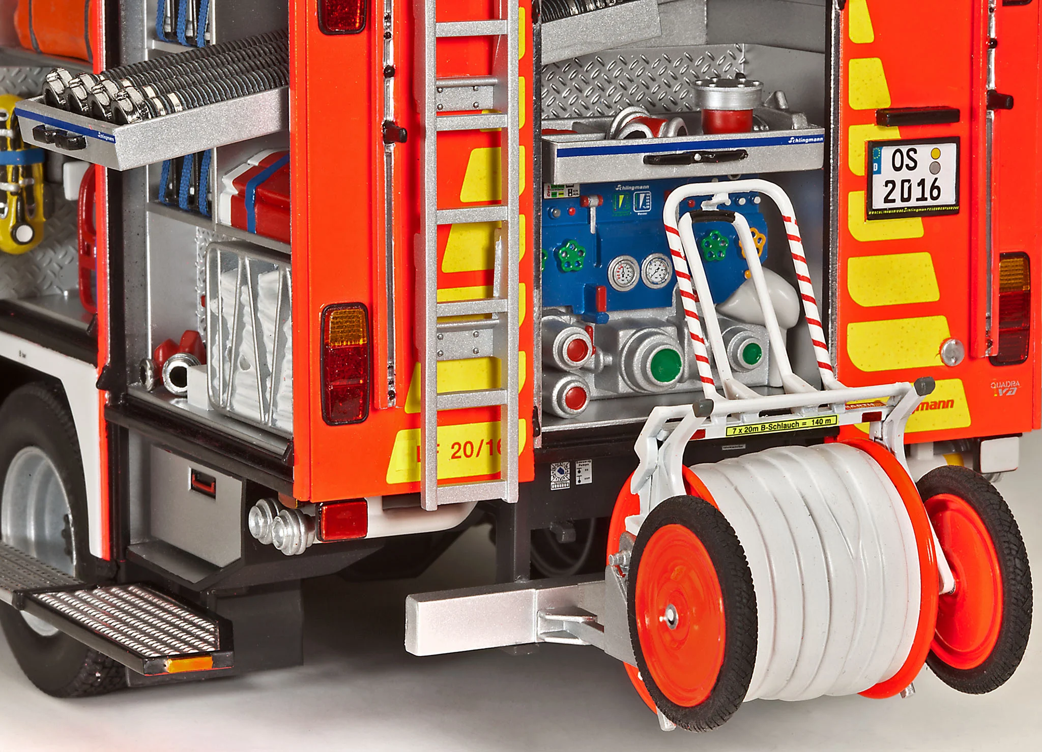07404 Schlingmann LF 20/16 Fire Engine Model Kit - Image 8