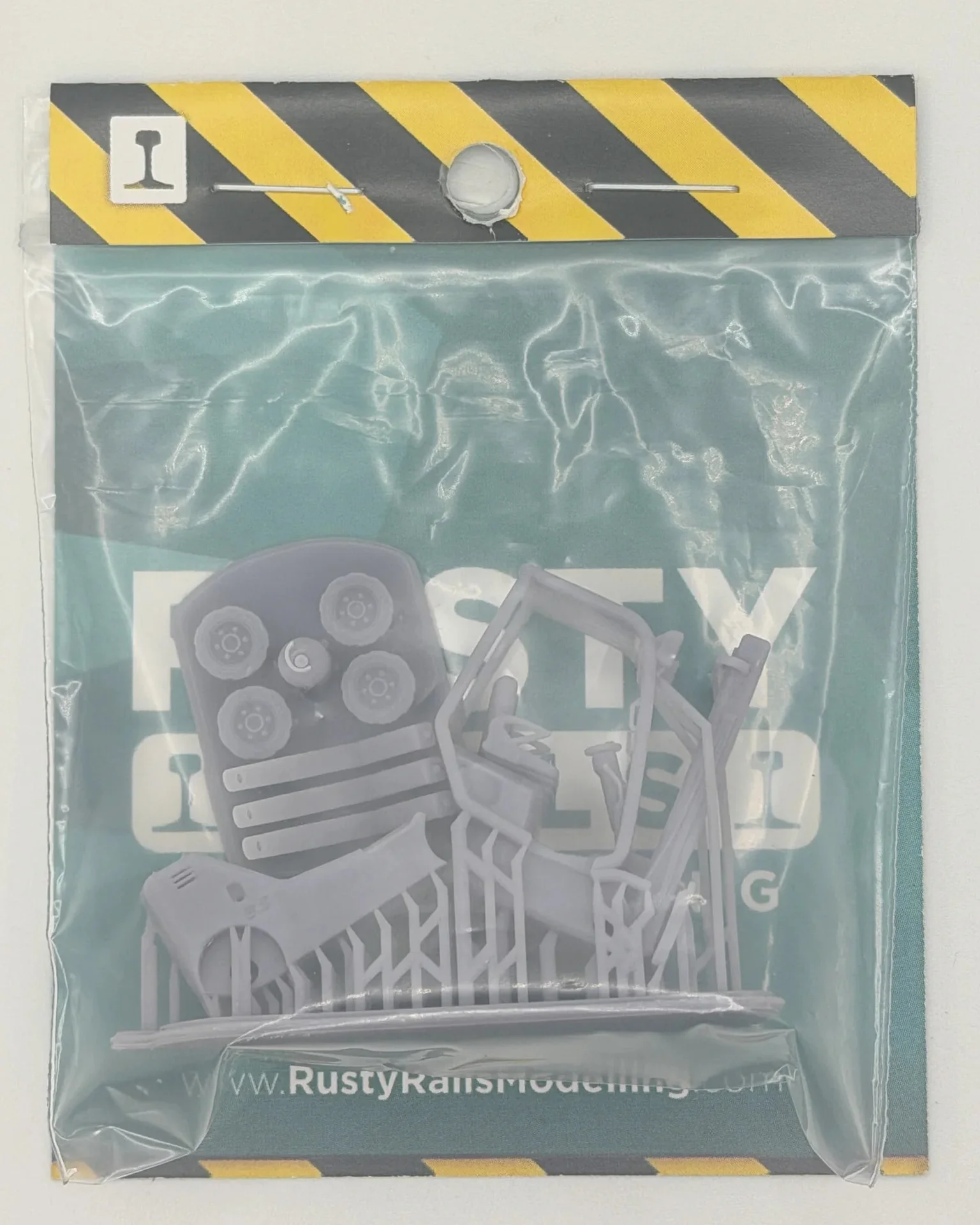 OO Gauge Forklift (Single Pack) - Unpainted - Image 3