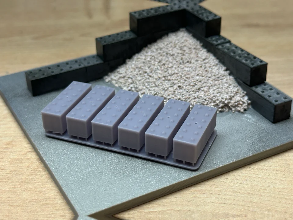 N Gauge Concrete Blocks (Pack of 12) - Unpainted Model Kit - Image 3