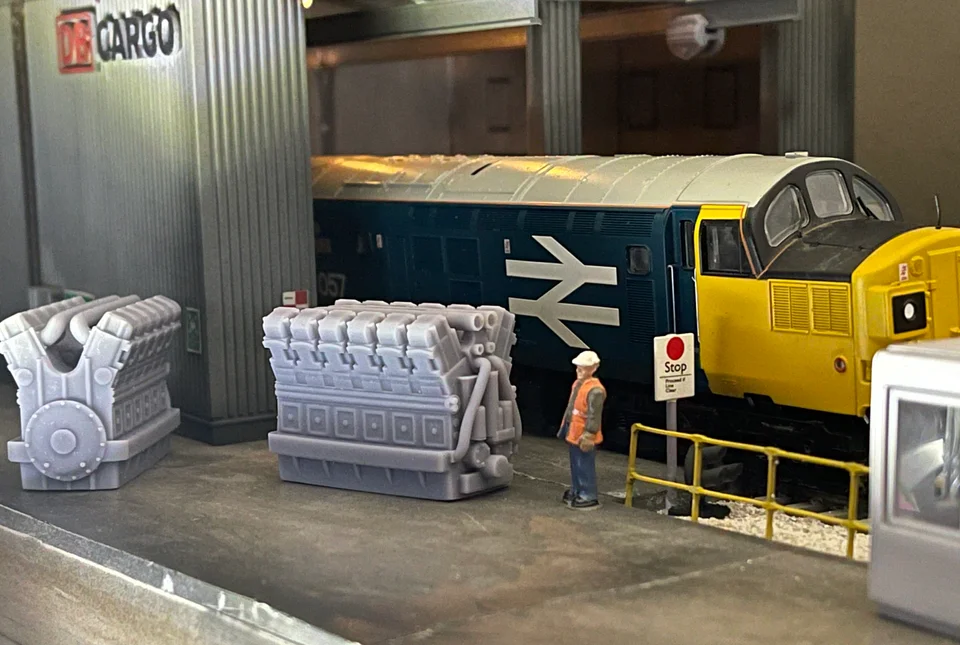 OO Gauge Class 37 Engine (Single Pack) - Unpainted Model Kit - Image 3