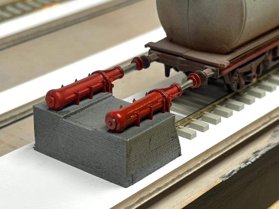 OO Gauge Hydraulic Buffer Stop (Single Pack) - Unpainted Model Kit - Image 4