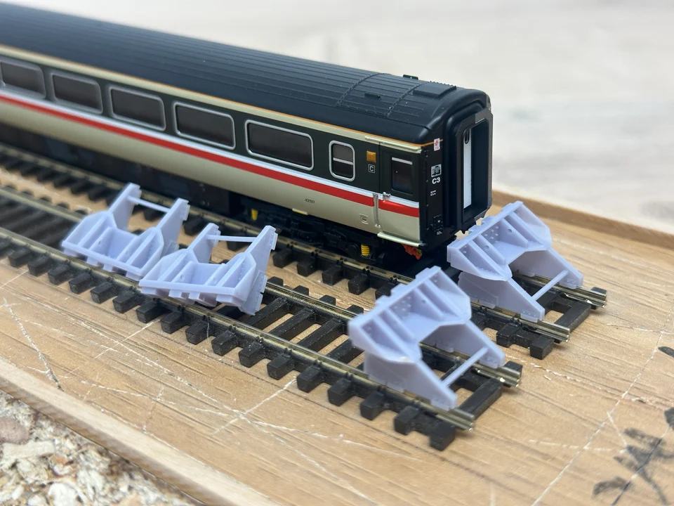 TT:120 Gauge Rawie Buffer Stop V2 (Pack of 4) - Unpainted Model Kit - Image 2