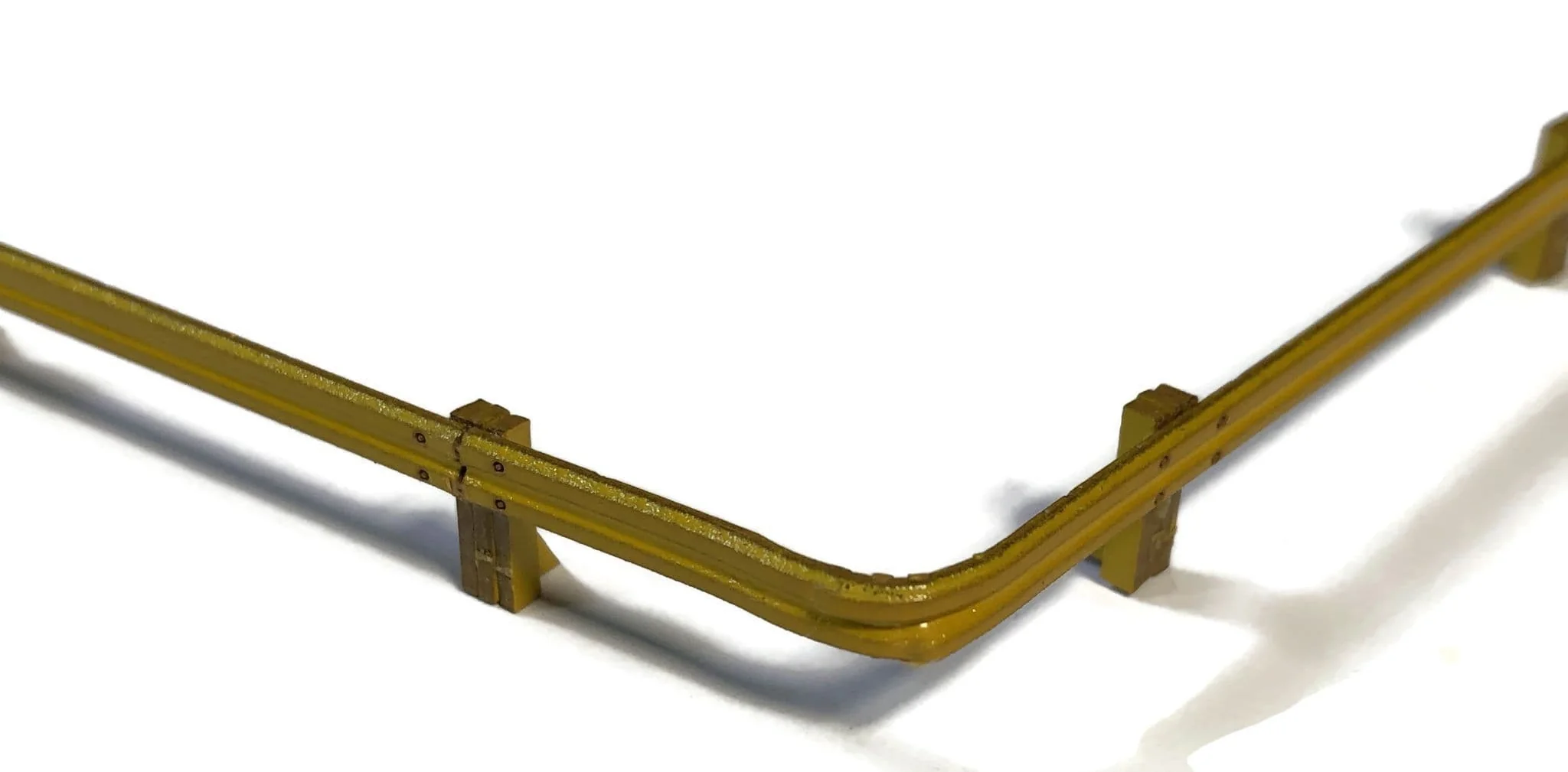 Armco Style Roadside & Depot Safety Barriers Model Kit - Image 2