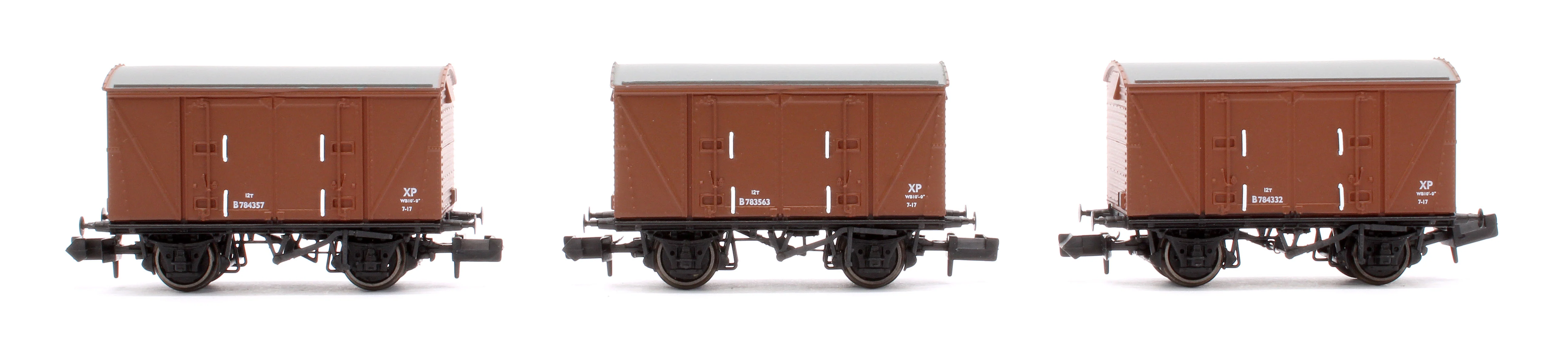 S2301-01 Set of 3 BR 12T Vanwide Ventilated Vans, BR Bauxite (Early) - Image 2
