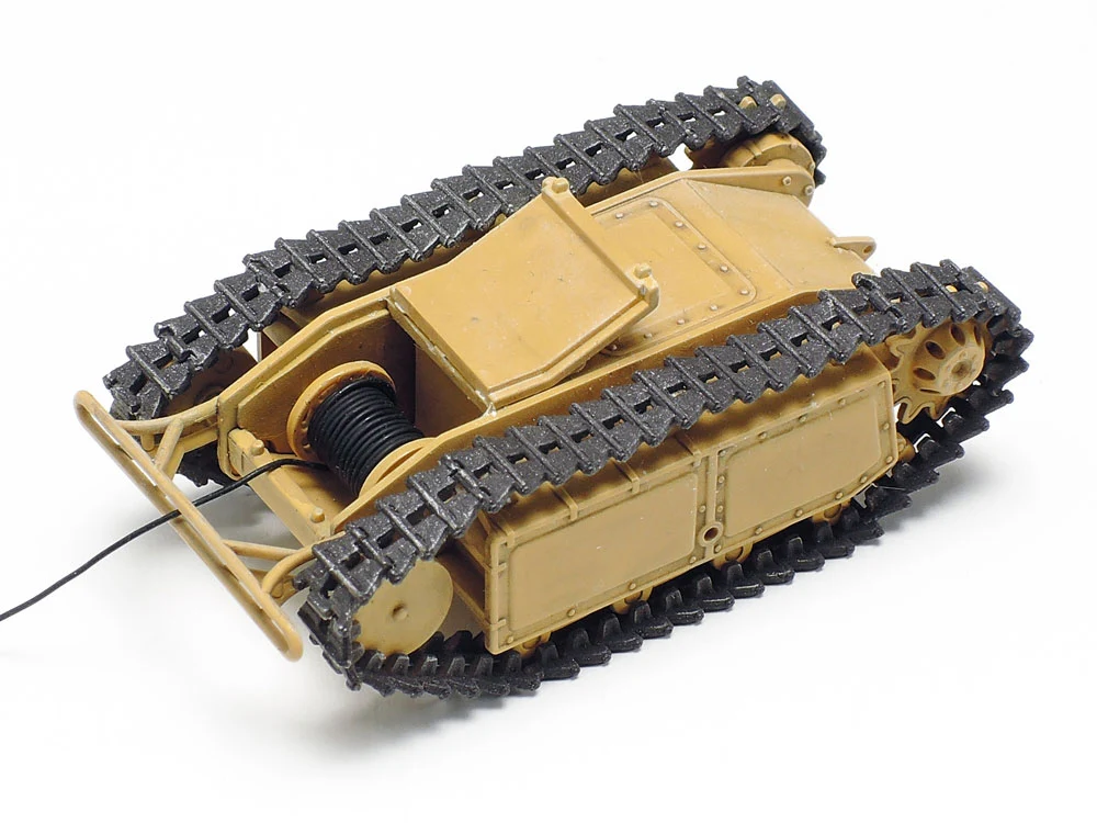 35357 1/35 Military Miniature Series No.357 German Assault Pioneer Team & Goliath Kit - Image 3